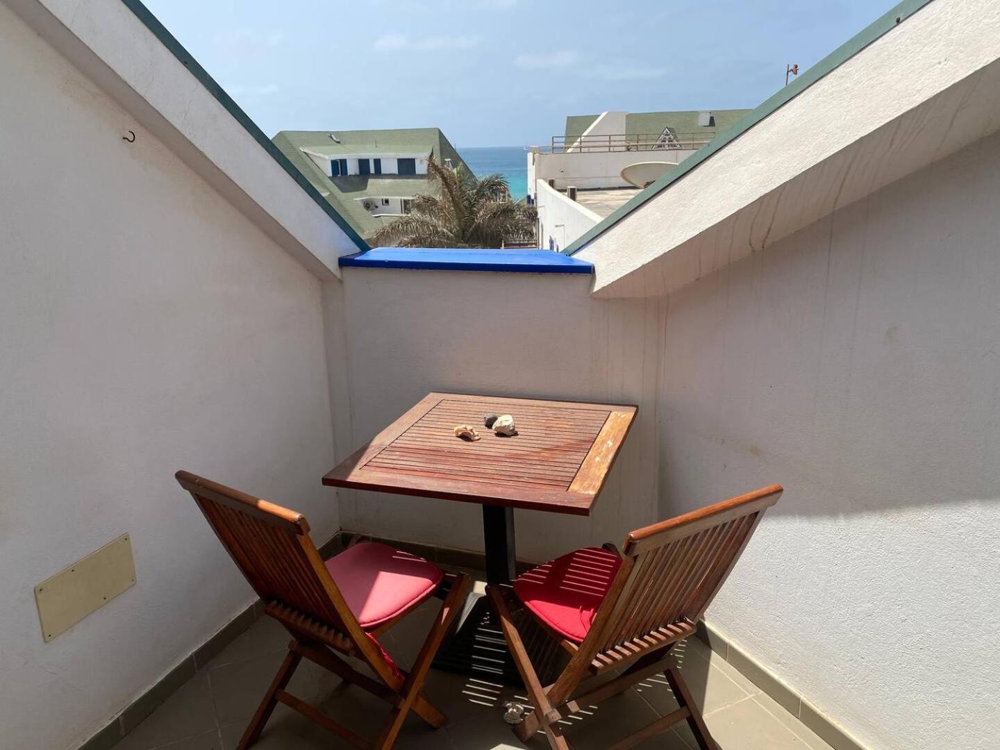 Leme Bedje Two Bedroom - By Bobbywashere Santa Maria Exterior photo