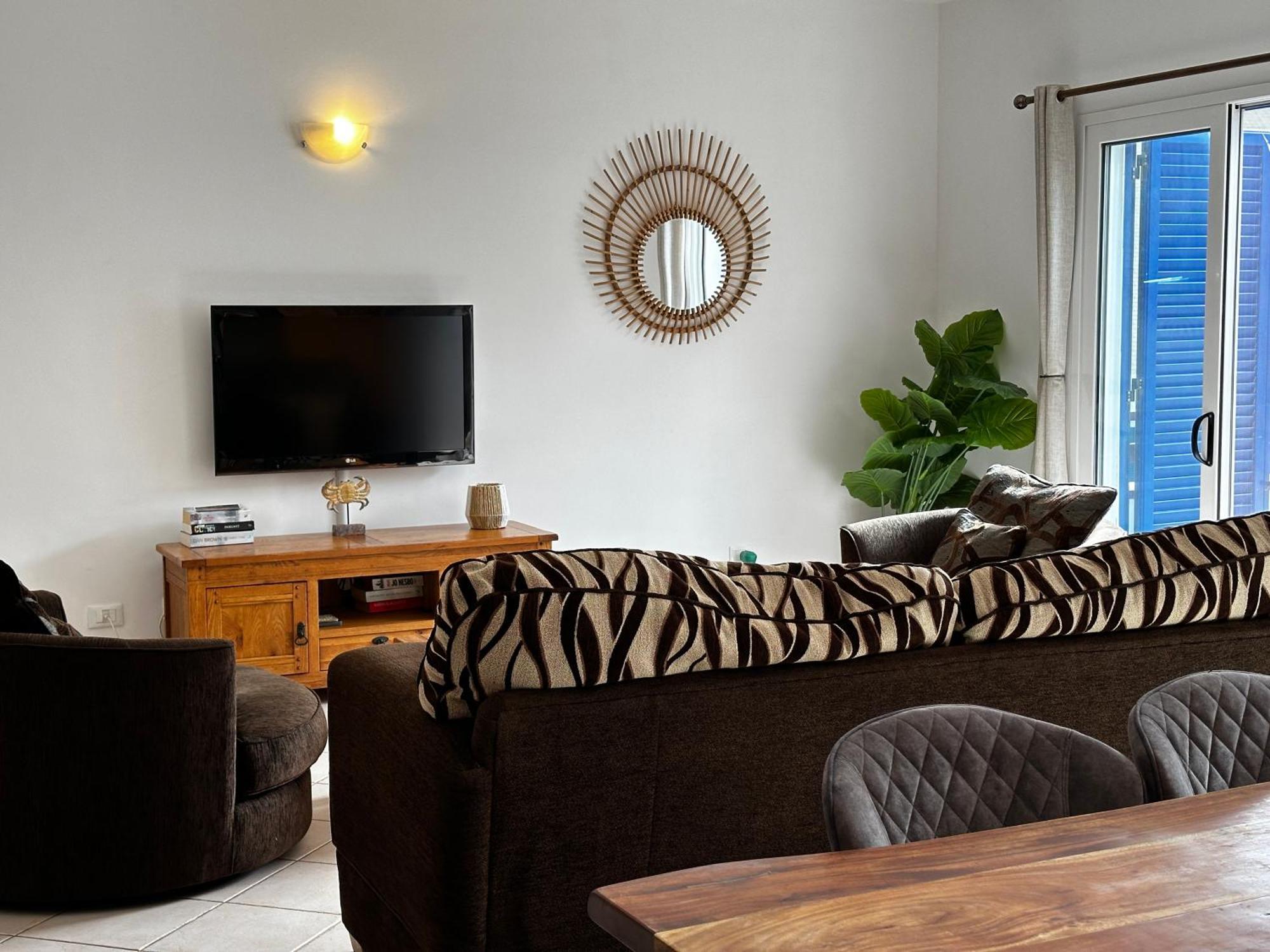 Leme Bedje Two Bedroom - By Bobbywashere Santa Maria Exterior photo